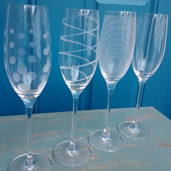 Toasting Glasses Set of 4 Etched Glass Flutes Mikasa Crystal Polka Dots Swirls - Picture 10 of 16